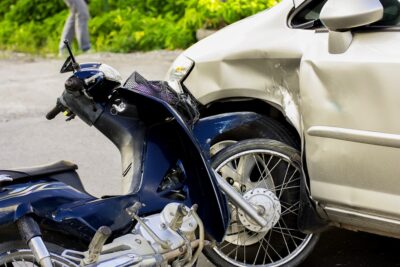 Motorcycle Accident Lawyer in Hinesville | No Win, No Fee Sedan and motorcycle